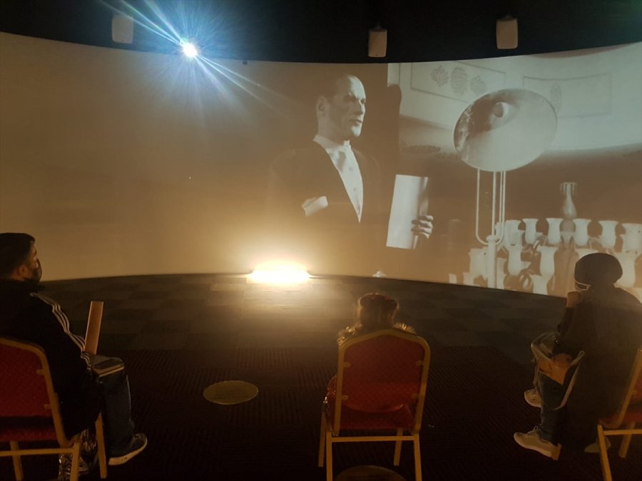 Atatürk, Vefatının Yıl Dönümünde Dijital Gösterim Merkezi'nde Anılıyor