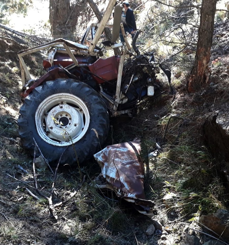 Beypazarı'nda Traktör Uçuruma Devrildi: 2 Ölü