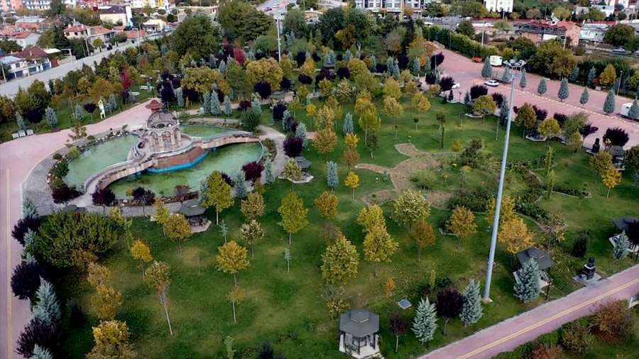 Konya'nın Parkları Sonbahar Görüntüsüyle Büyülüyor