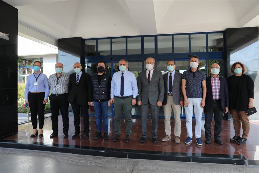 Güncelleme - Kovid-19 Tedavisi Gören Muhittin Böcek Yoğun Bakımdan Çıkarılıyor