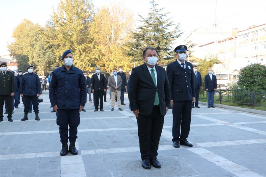 Büyük Önder Atatürk'ü Anıyoruz