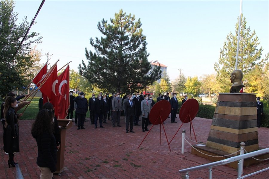 Büyük Önder Atatürk'ü Anıyoruz