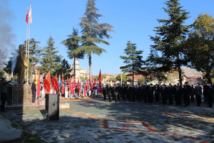 Büyük Önder Atatürk'ü Anıyoruz