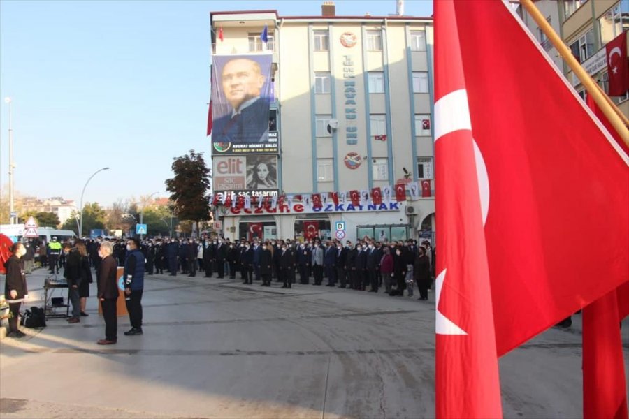 Büyük Önder Atatürk'ü Anıyoruz