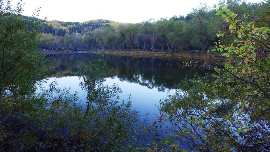 Çubuk Karagöl Sonbaharda Ziyaretçi Akınına Uğruyor