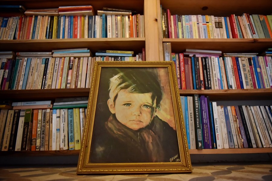 Kitap Okuma Aşkıyla Sahaf Oldu