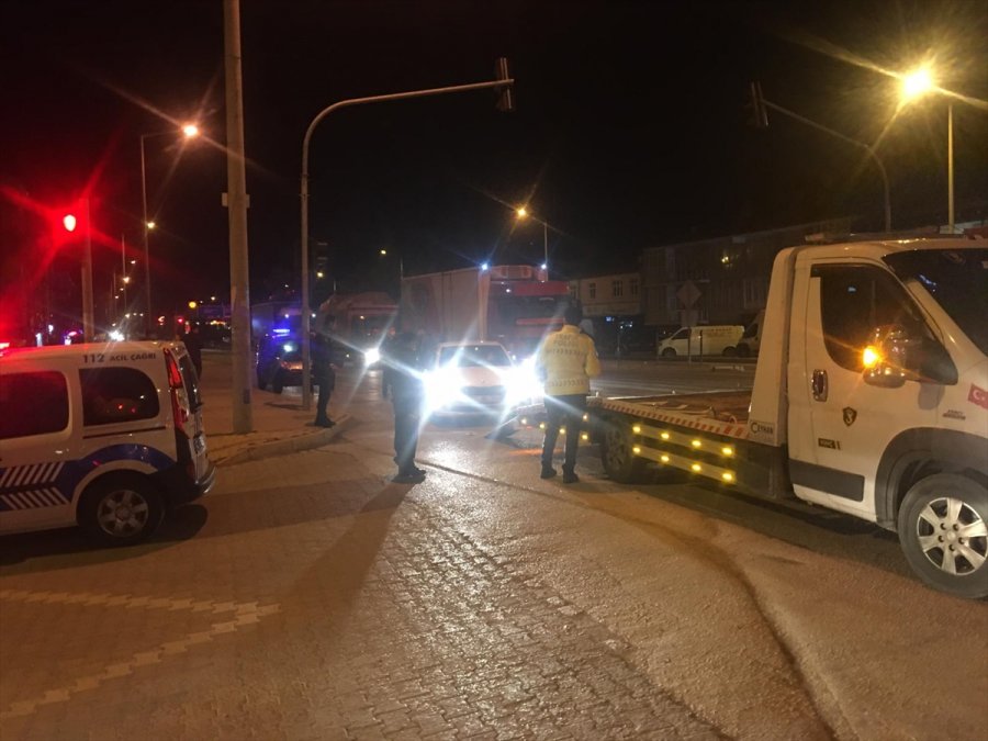 Konya'da Çamurla Aracın Plakasını Kapatan Sürücü Ehliyetsiz Çıktı