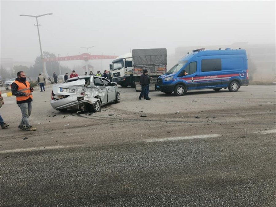 Konya'da Meydana Gelen Zincirleme Trafik Kazasında 7 Araçta Hasar Oluştu