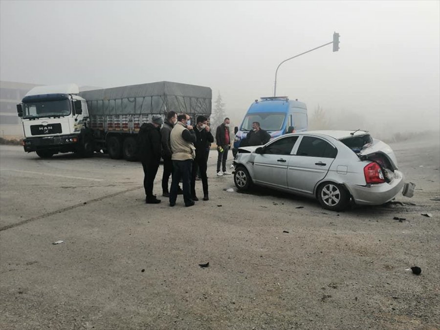 Konya'da Meydana Gelen Zincirleme Trafik Kazasında 7 Araçta Hasar Oluştu