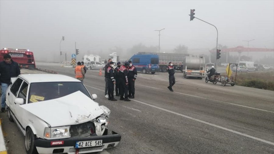 Konya'da Meydana Gelen Zincirleme Trafik Kazasında 7 Araçta Hasar Oluştu