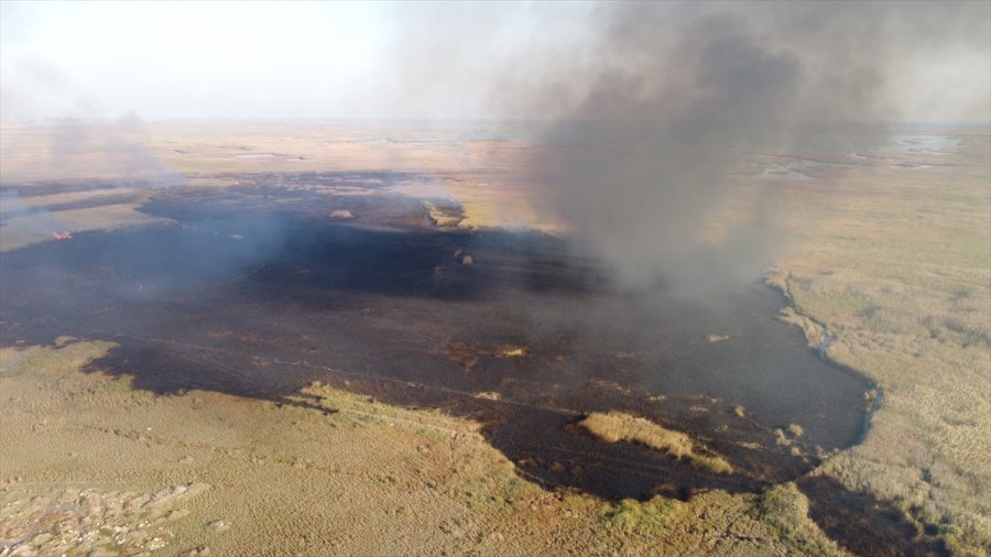 Güncelleme - Mersin'deki Göksu Deltası'nda Çıkan Yangın Kontrol Altına Alındı