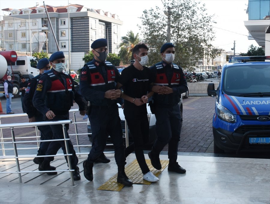 Antalya'da Aranan Cinayet Zanlısı Berberde Tıraş Olurken Yakalandı