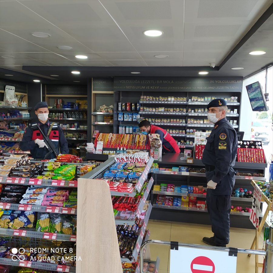 Korkuteli'de Jandarma Ekipleri Kovid-19 Denetimlerini Sürdürüyor