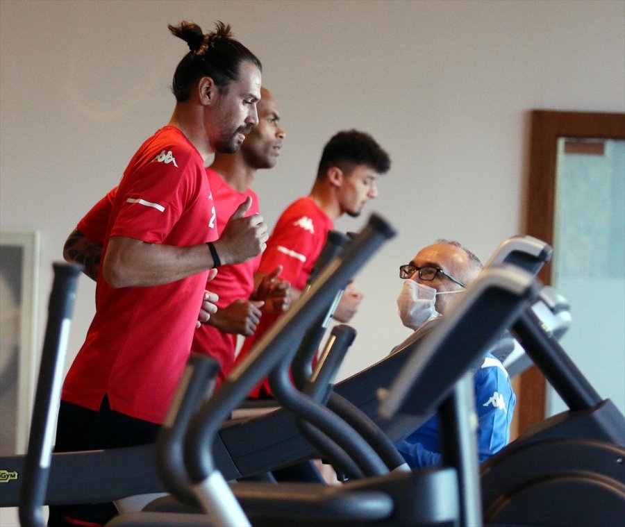 Antalyasporlu Futbolcular Laktat Testinden Geçti