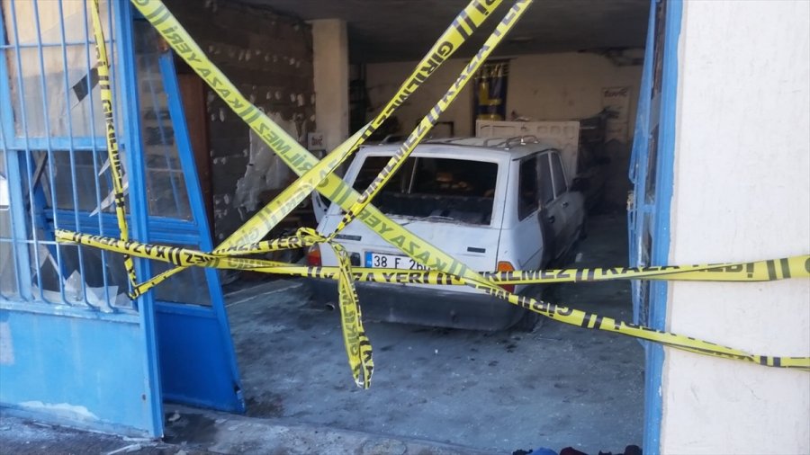 Kayseri'de Tamirdeki Otomobilin Lpg Deposundan Sızan Gaz Patladı: 3 Yaralı