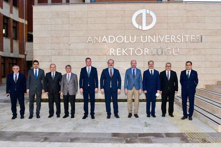 Kültür Ve Turizm Bakan Yardımcısı Çam, 2021 Yunus Emre Yılı Dolayısıyla Eskişehir'e Geldi