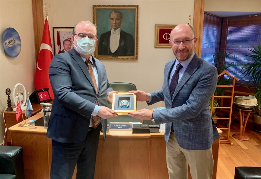 Kültür Ve Turizm Bakan Yardımcısı Çam, 2021 Yunus Emre Yılı Dolayısıyla Eskişehir'e Geldi