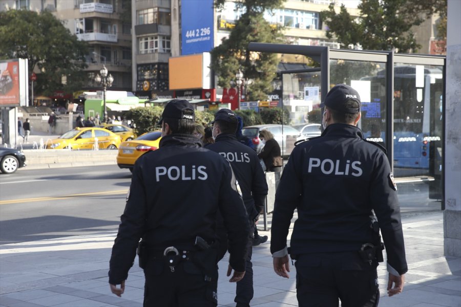 Ankara'da Açık Alanda Sigara Denetimi Yapıldı