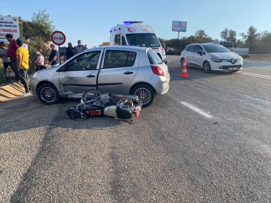 Antalya'da Otomobil İle Motosiklet Çarpıştı: 1 Ölü, 1 Yaralı