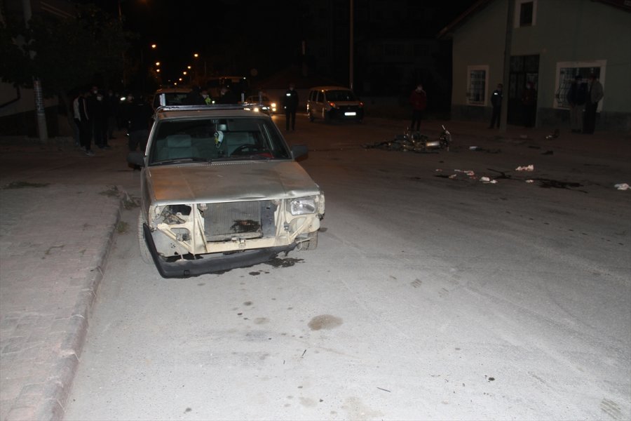 Beyşehir'de Otomobille Motosiklet Çarpıştı, 3 Kişi Ağır Yaralandı