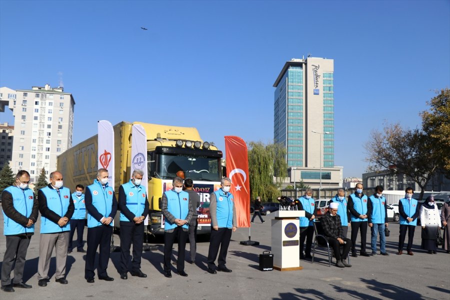 Kayseri'den İzmir'deki Depremzedelere Yardım