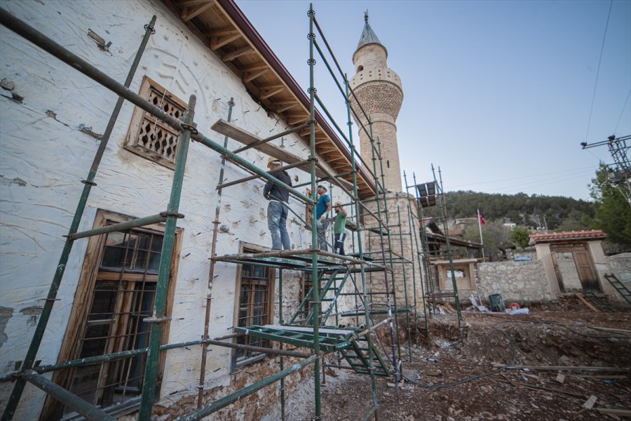 Tarihi Caminin İhtişamı Restorasyon Çalışmasıyla Korunacak
