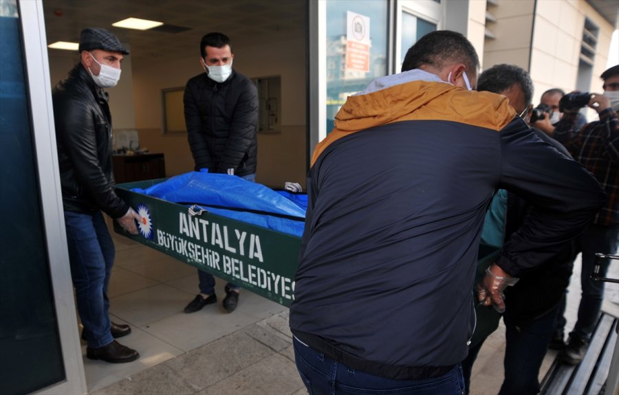Antalya'da Komşular Arasında Silahlı Kavga: 1 Ölü