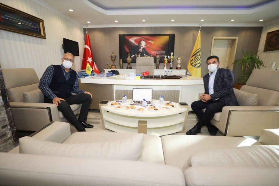 Türkiye Voleybol Federasyonu Başkanı Üstündağ, Mke Ankaragücü Kulübünü Ziyaret Etti