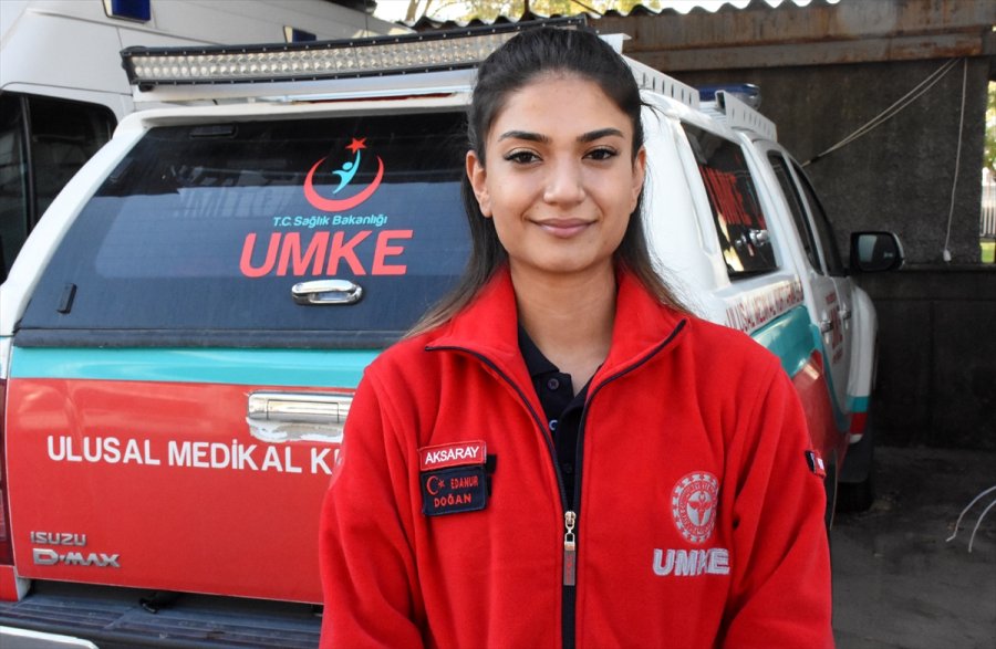 Umke Personeli Edanur, İzmir'deki Depremde İnci Okan'ı Kurtardığı Anı Unutamıyor