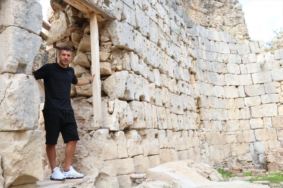 Antalyasporlu Podolski, Patara'nın Tanıtımı İçin Objektif Karşısına Geçti