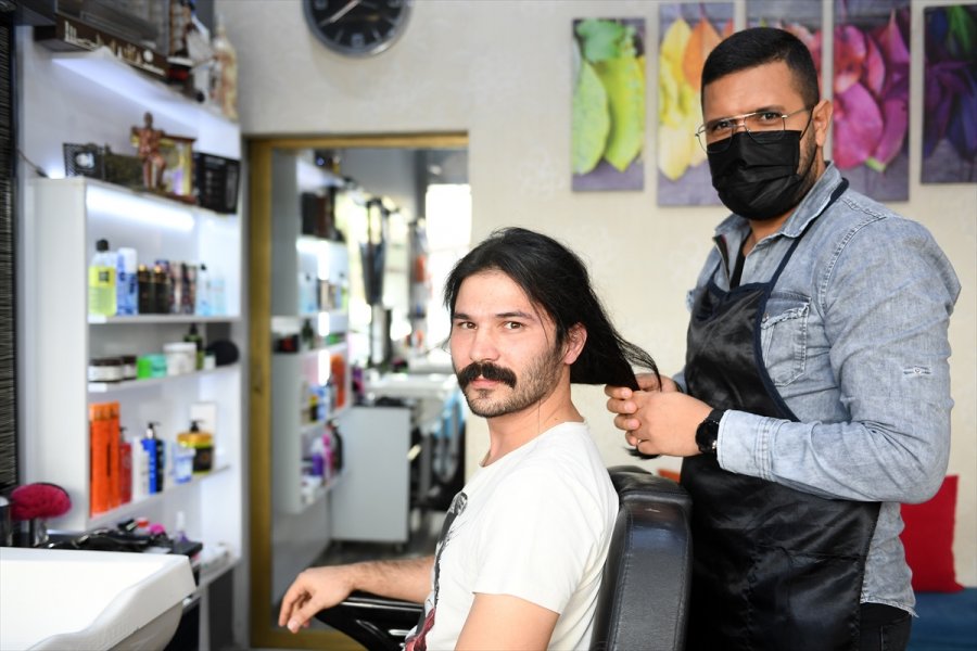 Belediye Çalışanı 2 Yıldır Uzattığı Saçlarını Kanser Hastaları İçin Bağışladı