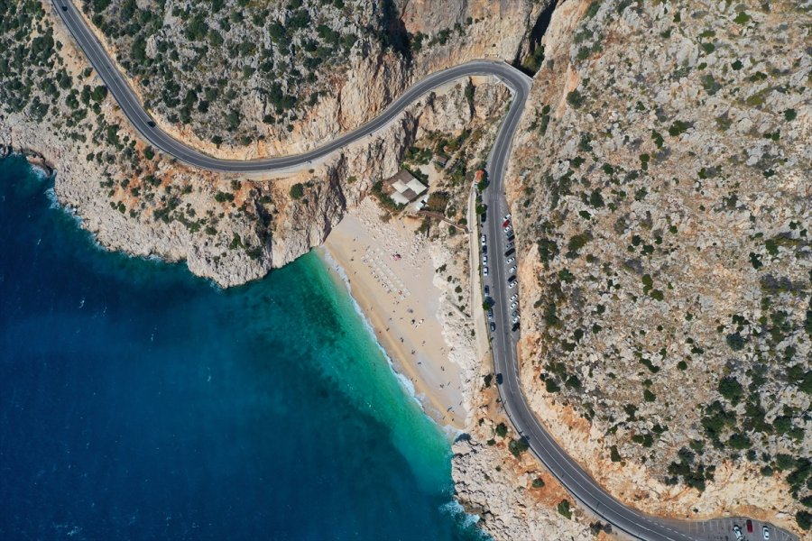 Dünyaca Ünlü Kaputaş Plajı, Kasımda Da Tatilcilerin Adresi Oldu