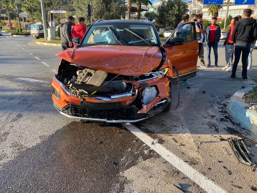 Antalya'da Trafik Kazası: 1 Yaralı