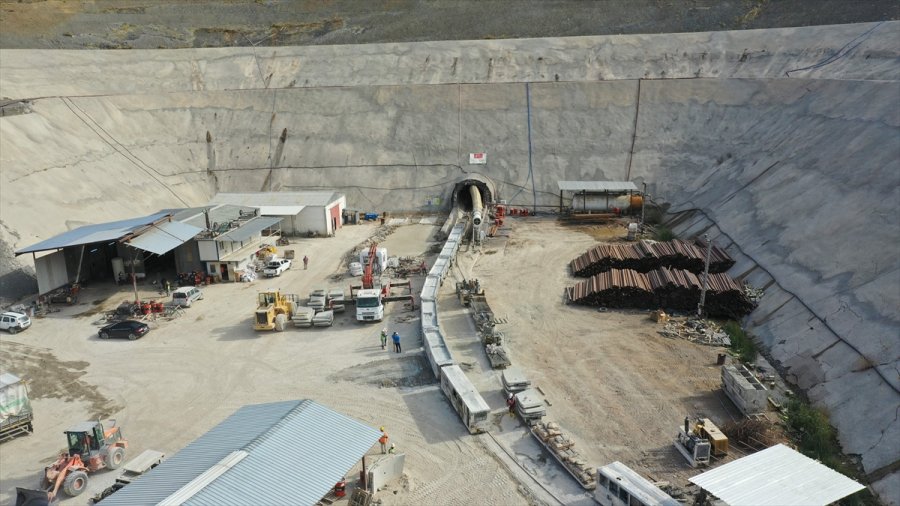Kop'un İkinci Tünelinde Çalışmalar Sürüyor