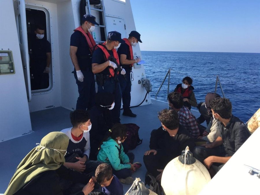Mersin Açıklarında 13 Düzensiz Göçmen Yakalandı