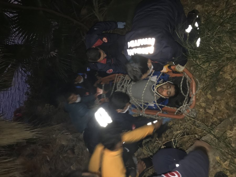 Antalya'da Falezlerden Düşen Kişi Yaralandı