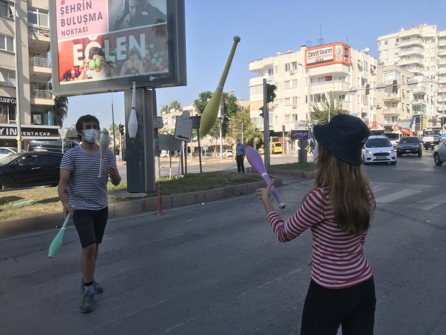 Antalya'da Kırmızı Işıkta 