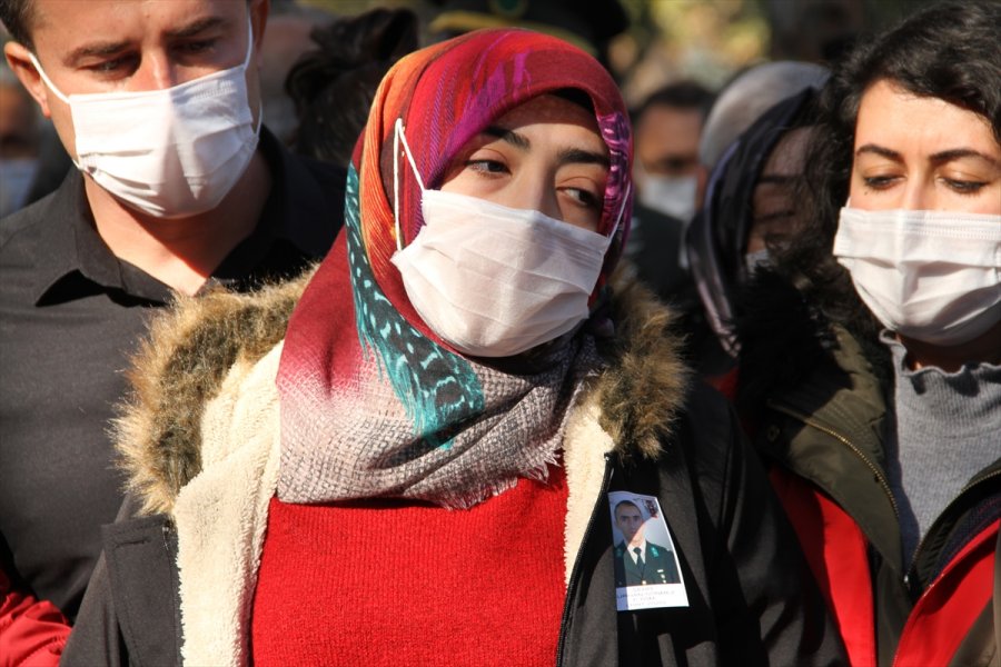 Şehit Piyade Teğmen Burhan Sönmez Son Yolculuğuna Uğurlandı