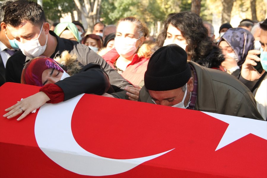 Şehit Piyade Teğmen Burhan Sönmez Son Yolculuğuna Uğurlandı