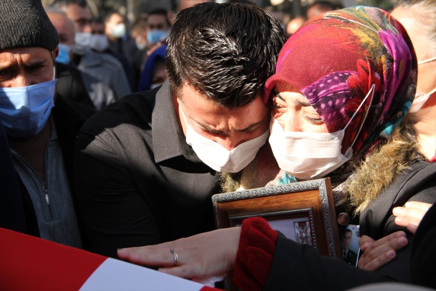 Şehit Piyade Teğmen Burhan Sönmez Son Yolculuğuna Uğurlandı