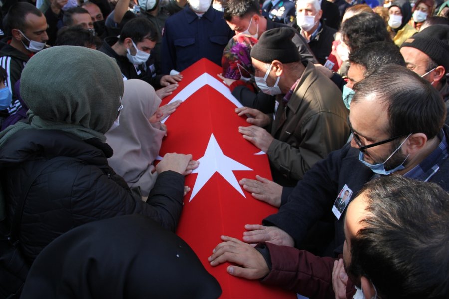 Şehit Piyade Teğmen Burhan Sönmez Son Yolculuğuna Uğurlandı