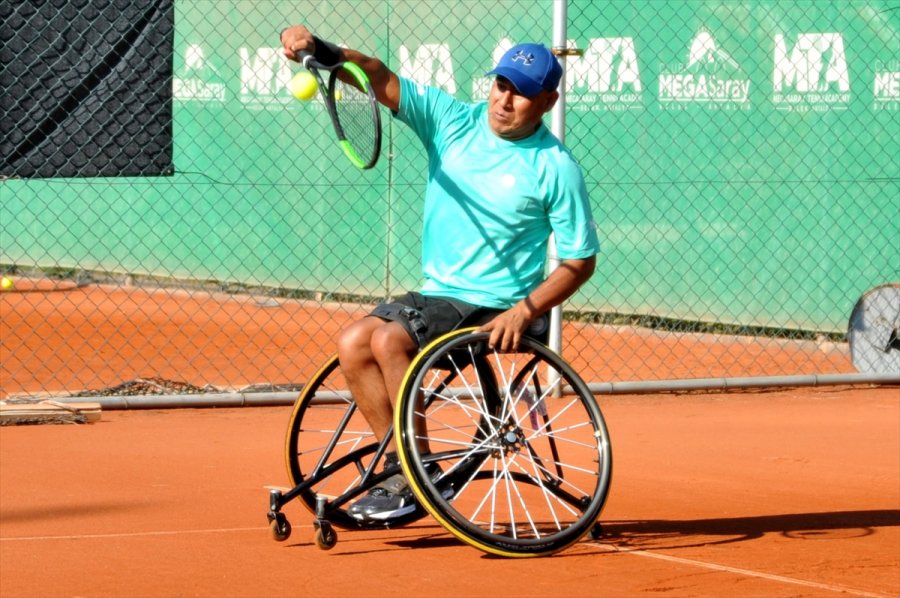 Tekerlekli Sandalye Uluslararası Tenis Turnuvaları Başladı