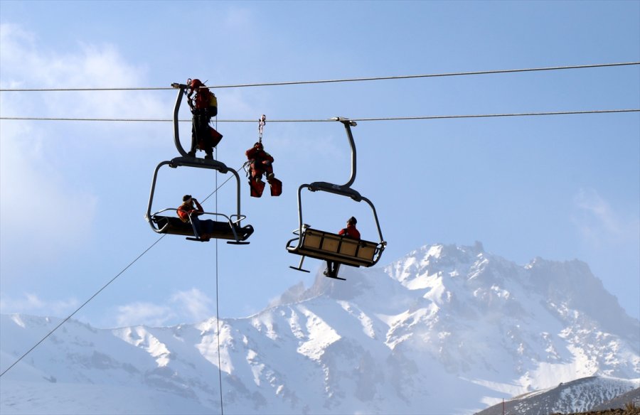 Erciyes'te Kayak Sezonu Öncesi Kurtarma Tatbikatı Yapıldı