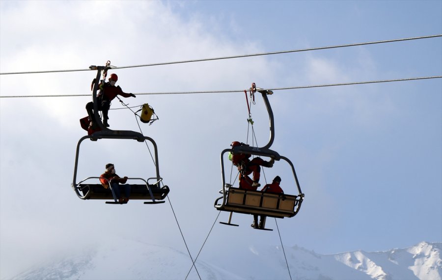 Erciyes'te Kayak Sezonu Öncesi Kurtarma Tatbikatı Yapıldı