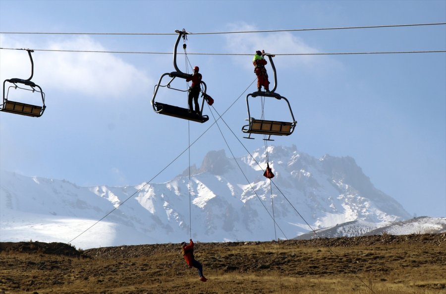 Erciyes'te Kayak Sezonu Öncesi Kurtarma Tatbikatı Yapıldı