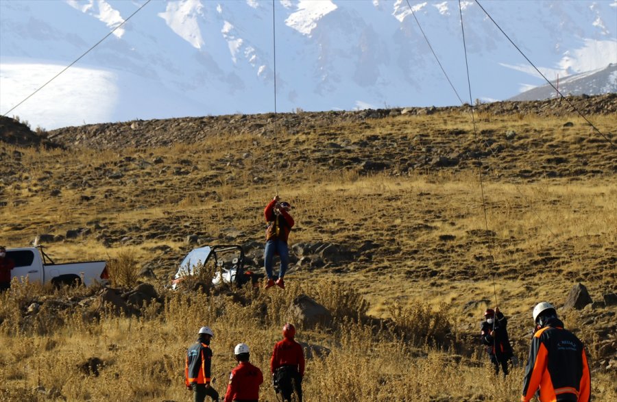 Erciyes'te Kayak Sezonu Öncesi Kurtarma Tatbikatı Yapıldı