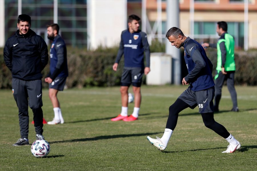 Kayserispor Teknik Direktörü Samet Aybaba: 