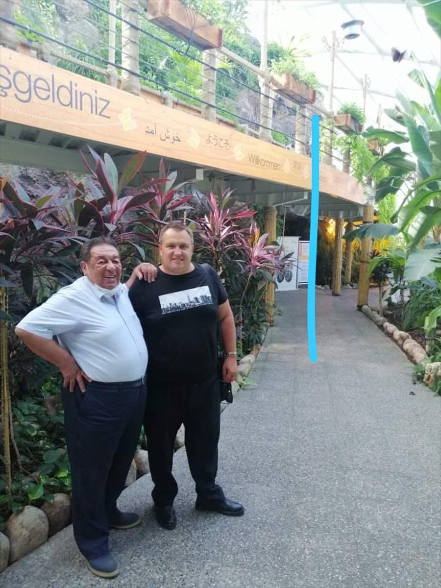 Sahip Çıktığı Evsiz Rus Çocuğa 28 Yıldır Babalık Yapıyor