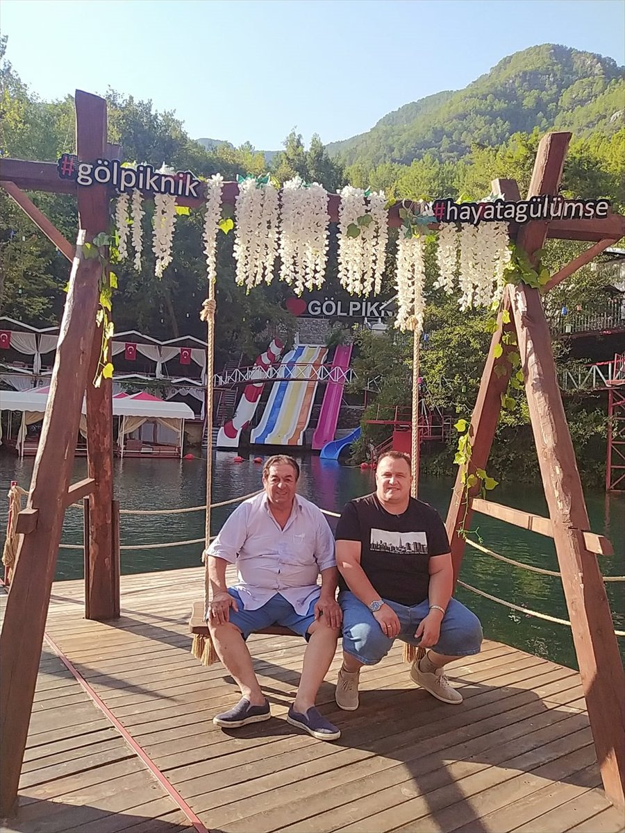 Sahip Çıktığı Evsiz Rus Çocuğa 28 Yıldır Babalık Yapıyor