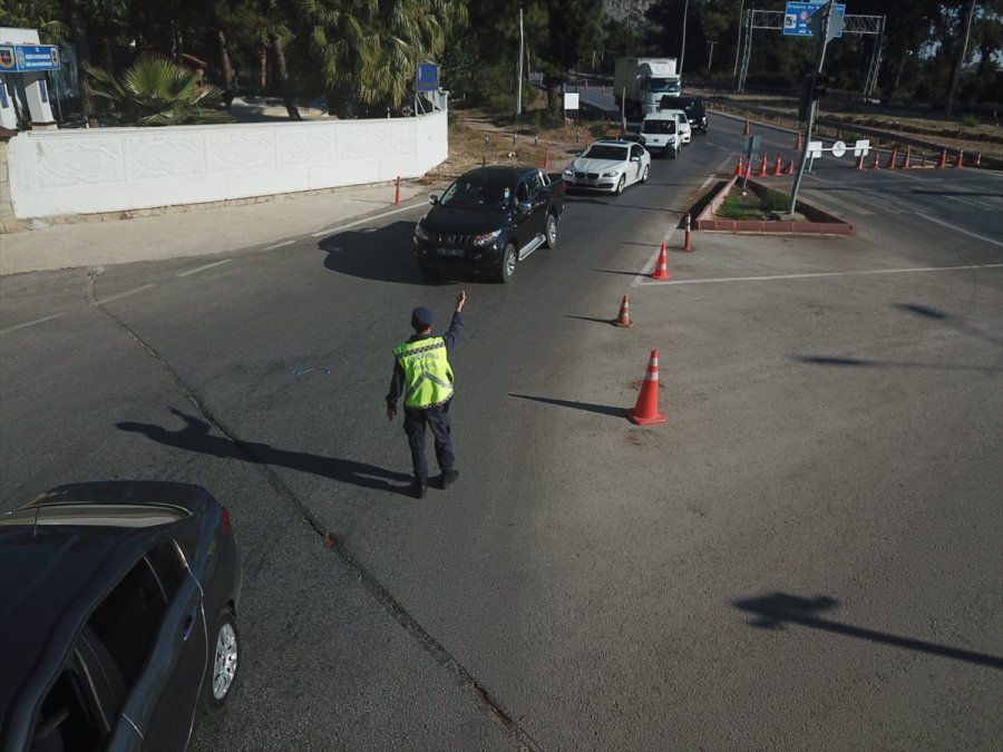 Antalya'da Drone Destekli Denetimlerde Kuralları İhlal Eden Sürücülere 21 Bin Lira Ceza Uygulandı